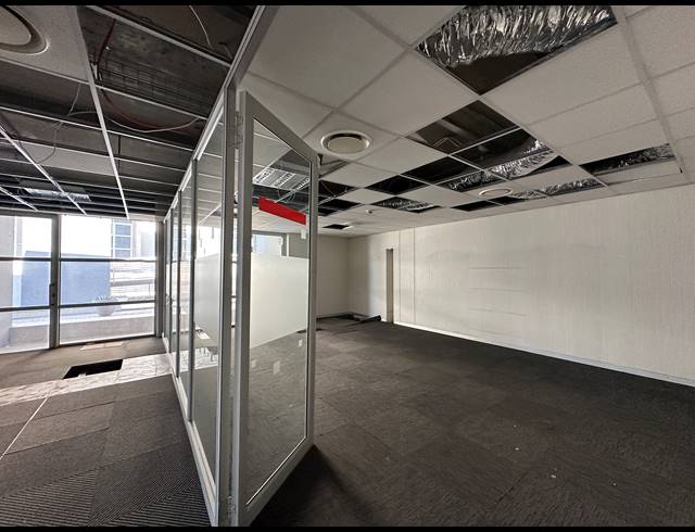 411.70M² OFFICE TO LET IN ECO PARK ESTATE